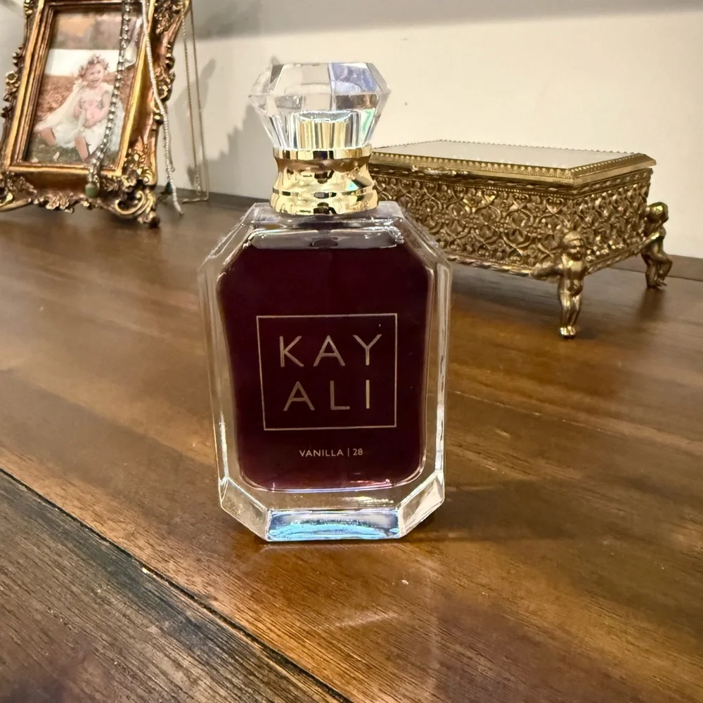 Kayali vanilla 28 - Picture 1 of 2